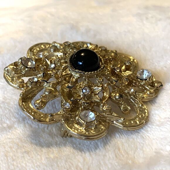 Vintage Victorian Revival Filigree Brooch Gold Tone Black Cab Rhinestones Pin - Picture 6 of 10